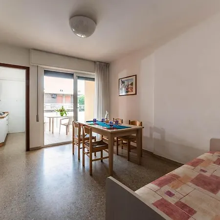 Aurora B Apartment