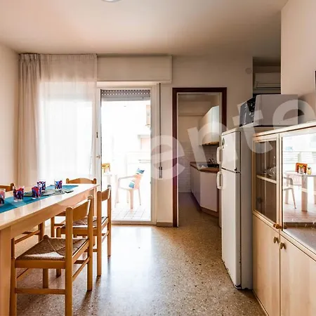 Aurora B Apartament *