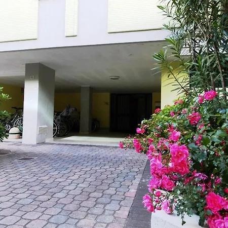 Aurora B Apartment