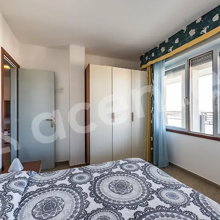 Aurora B Apartment