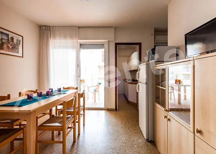 Aurora B Apartment *